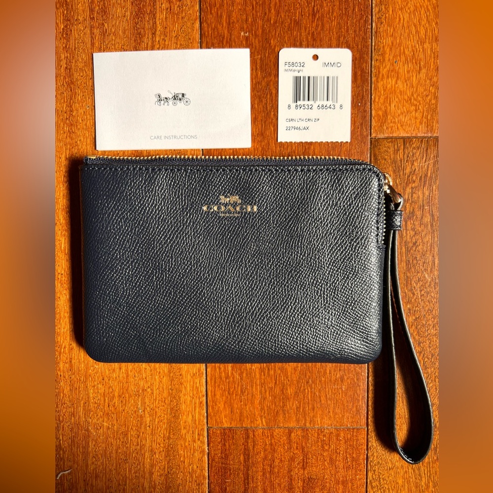 Coach Crossgrain Leather Corner Zip Wristlet Wallet Midnight Blue